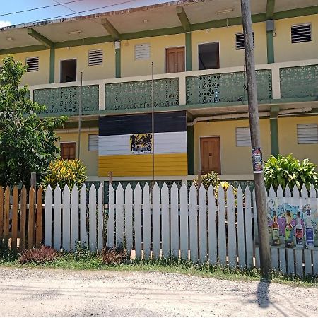 Pal'S On The Beach - Dangriga, Belize מראה חיצוני תמונה