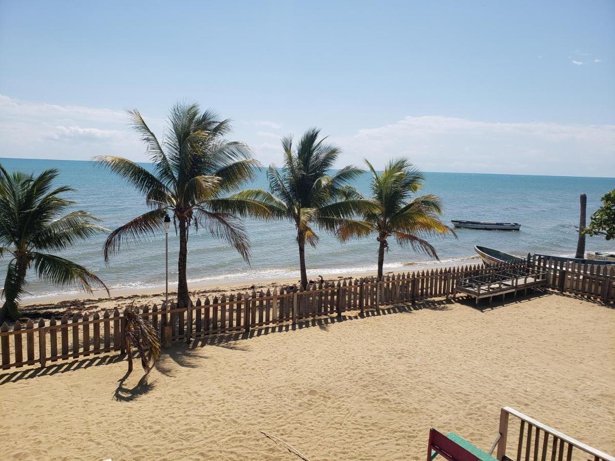 Pal'S On The Beach - Dangriga, Belize מראה חיצוני תמונה