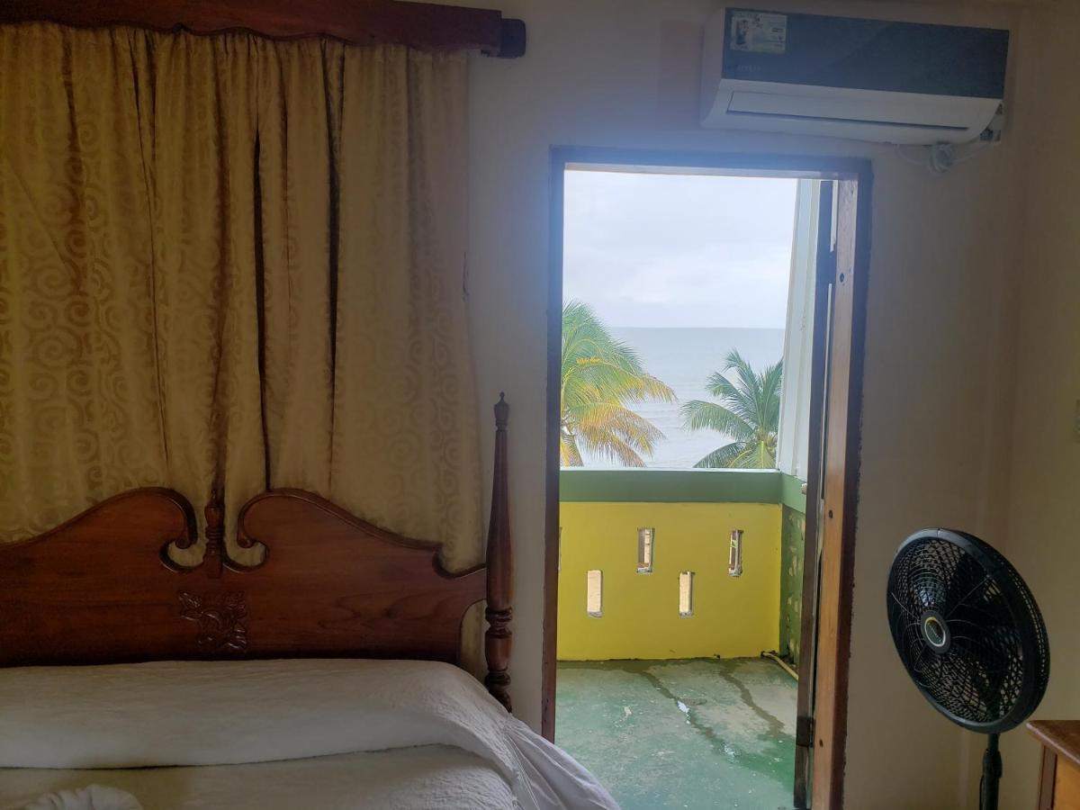 Pal'S On The Beach - Dangriga, Belize מראה חיצוני תמונה